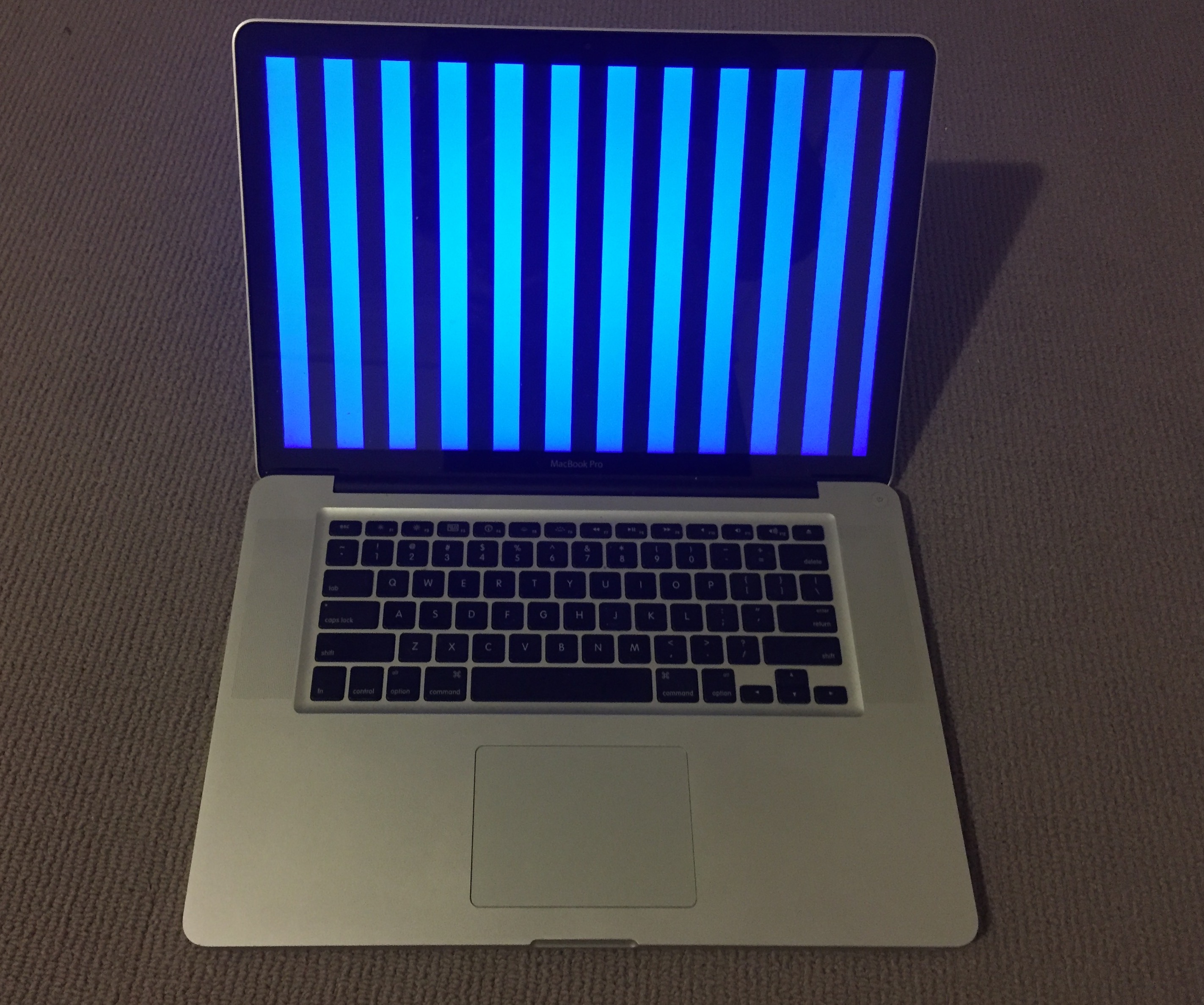 17 inch macbook pro 2011 graphics card issue